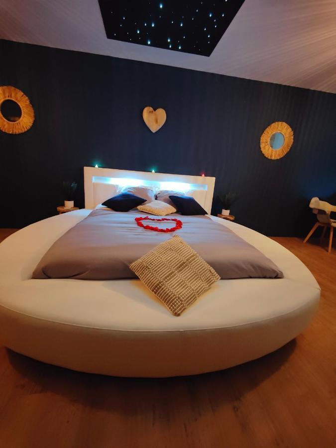 Gite Romantique Avec Espace Balneo Et Ciel Etoile "La Maison Du Bonheur Saint Germer De Fly" Nuit Romantique Oise, Picardie, Normandie 외부 사진